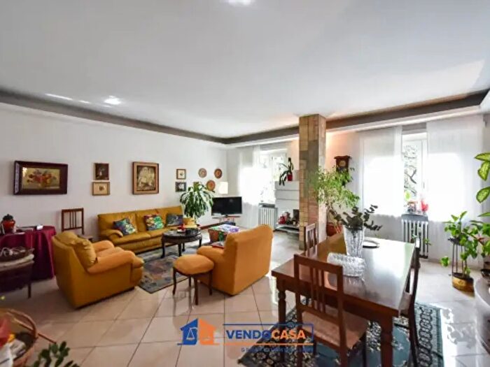 Appartamento con 6 locali in vendita in Corso Sebastopoli, Torino