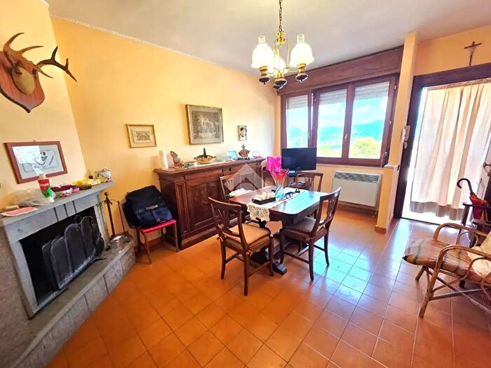 Casa quadrilocale in vendita in Via Enrico Berlinguer, Torrita Tiberina