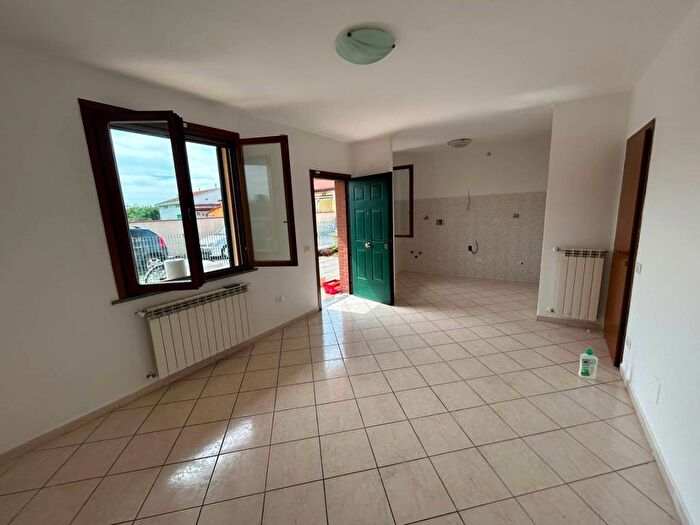 Appartamento trilocale in affitto in via di mezzo sud, San Frediano Sud San Lorenzo a Pagnatico, Cascina