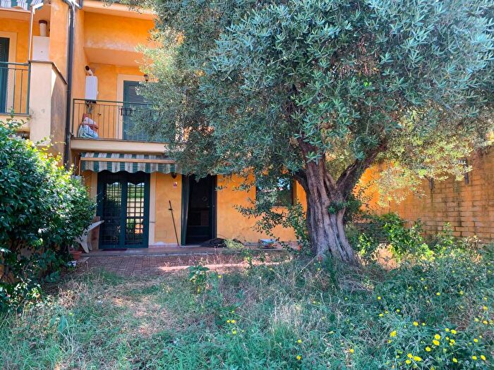 Casa con 6 locali in affitto in Via Pietro Vannucci, Pichini, Guidonia Montecelio