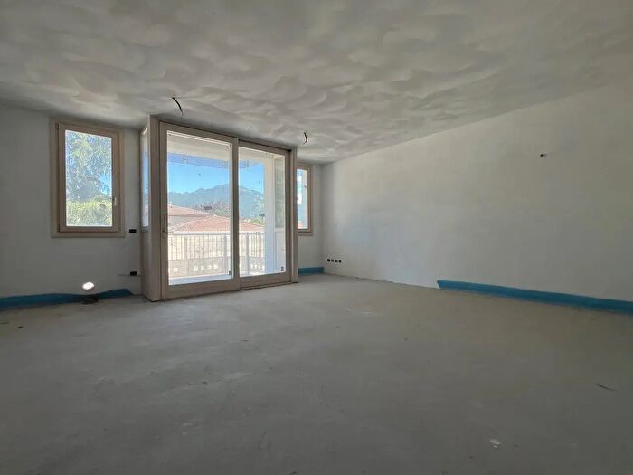 Appartamento trilocale in vendita in Via P Riboli, Schio