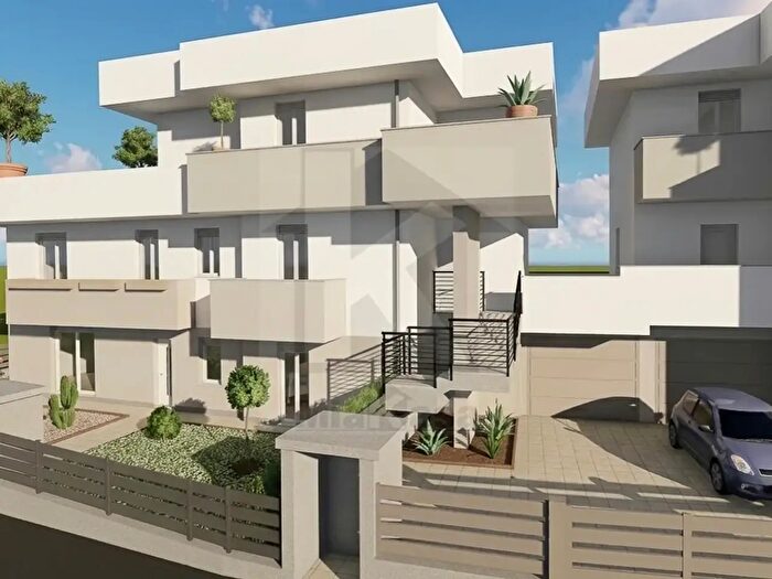 Appartamento quadrilocale in vendita in Via Piave, Uboldo