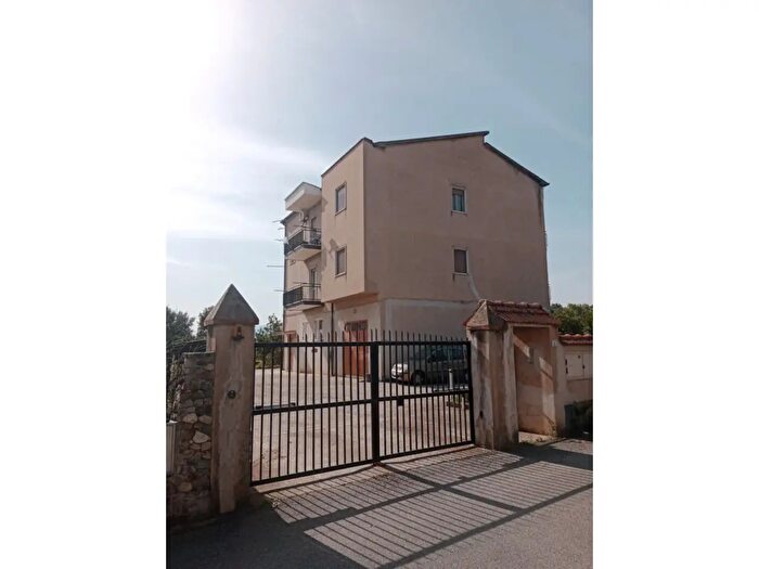 Appartamento con 7 locali in vendita in Via Cristoforo Colombo, Rende