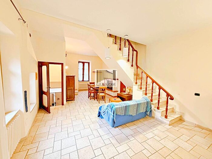 Casa quadrilocale in affitto in Centro, Orvieto