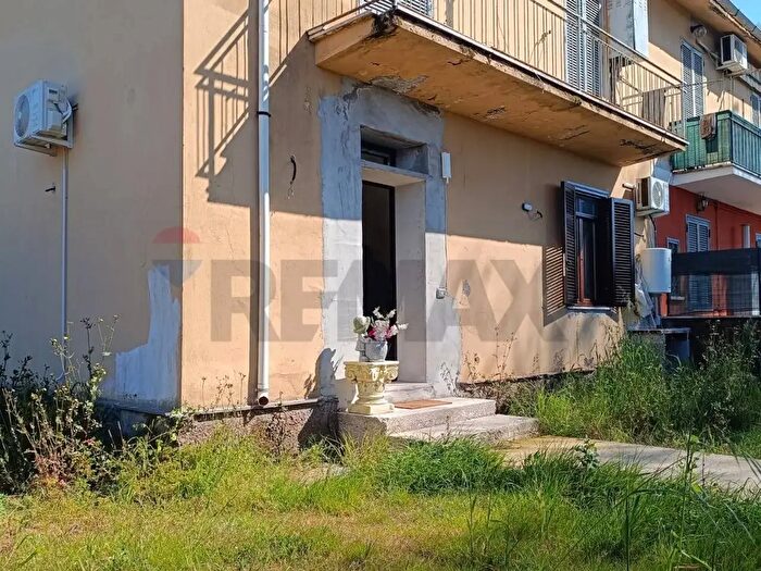 Casa con 6 locali in vendita in Aprilia