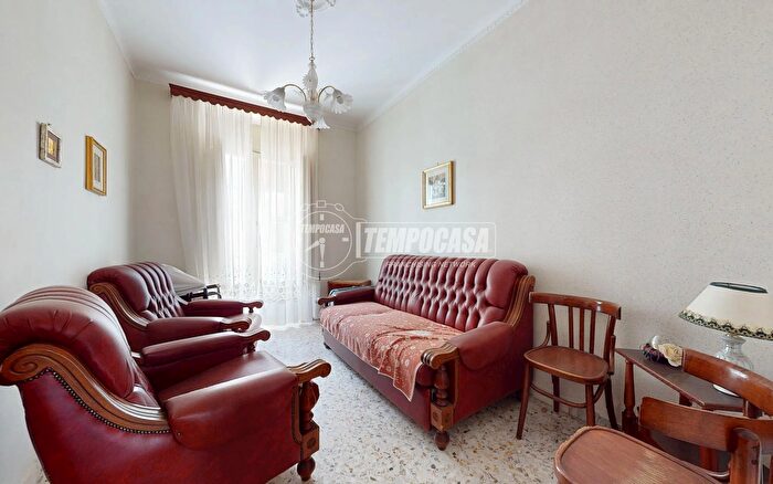 Appartamento trilocale in vendita in Via Gabriele dAnnunzio, Noci