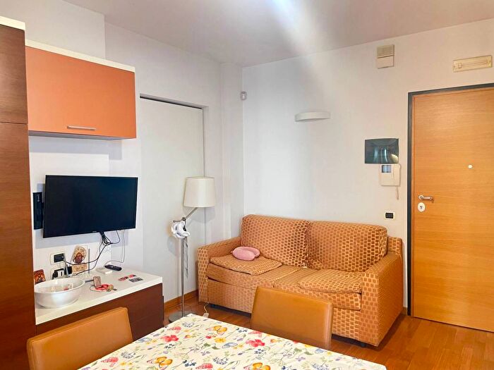 Appartamento bilocale in affitto in Via Napoli, Murat, Bari