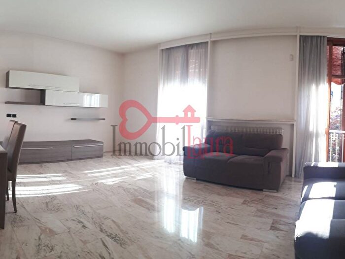 Appartamento quadrilocale in affitto in Centro, Varese