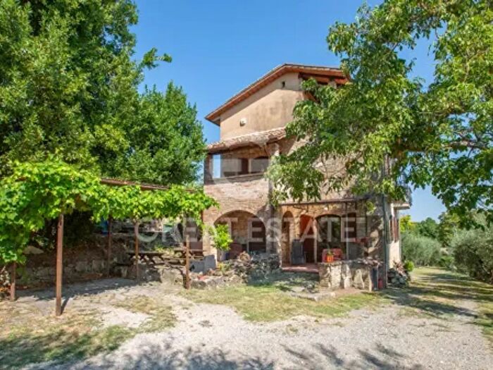 Casa con 6 locali in vendita in Sarteano