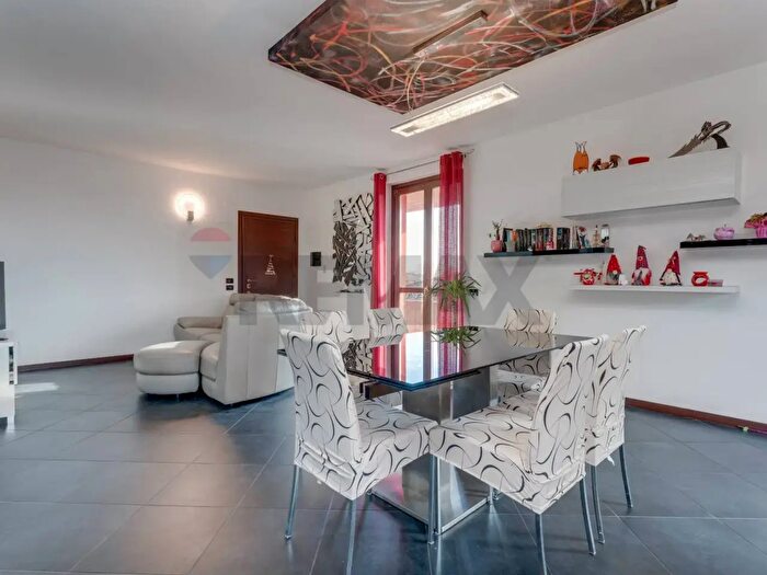 Appartamento trilocale in vendita in Via Decò E Canetta, Seriate