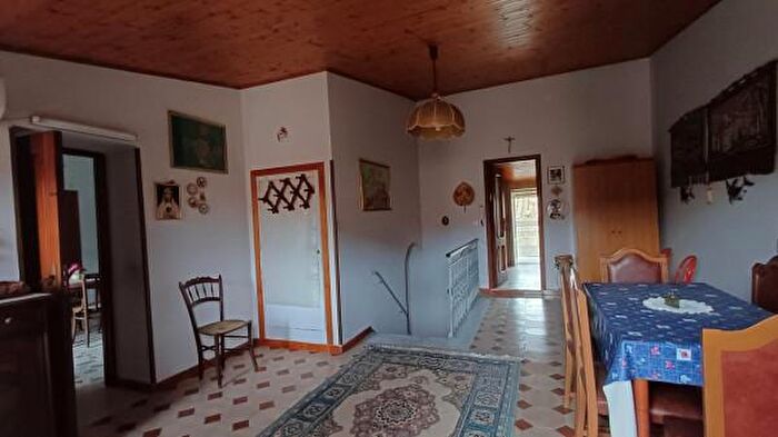 Casa quadrilocale in vendita in Via Rosario, Santo Stefano Di Camastra