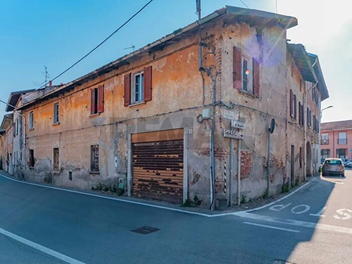 Case in Vendita e in Affitto - 2