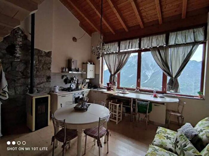 Casa con 5 locali in vendita in Via Dassa, Cimbergo