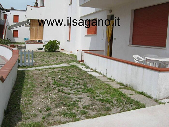 Casa trilocale in affitto in Via Asiago, Lido degli Scacchi Lido di Pomposa, Comacchio