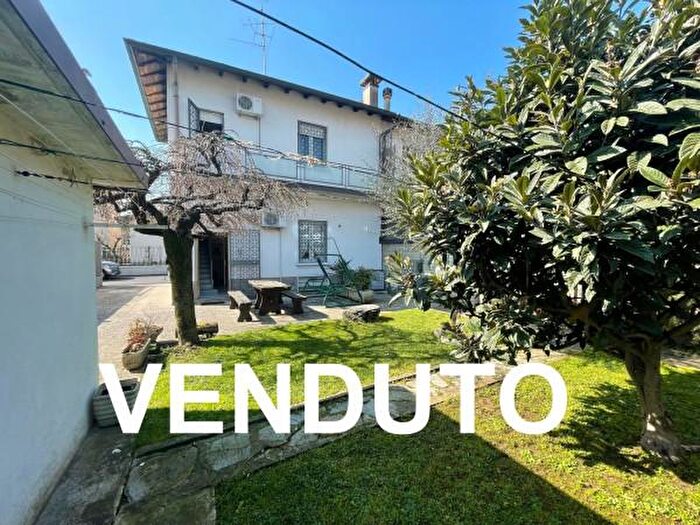 Casa trilocale in vendita in Via Armando Diaz, Canegrate