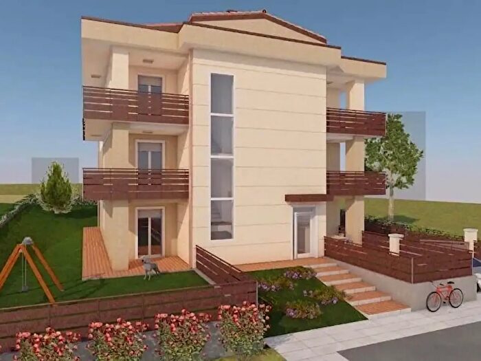 Appartamento quadrilocale in vendita in Via Aulo Metello, Perugia