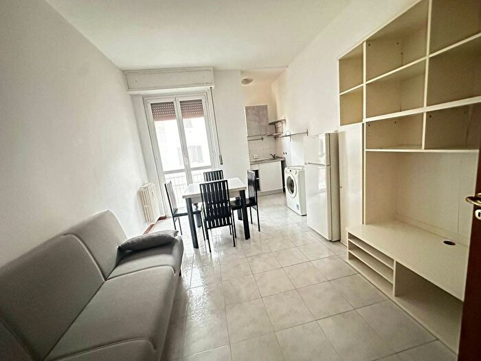 Appartamento bilocale in affitto in Via Macedonio Melloni, Indipendenza, Milano