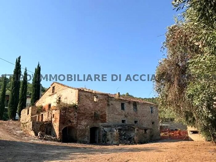 Casa con 16 locali in vendita in Massignano