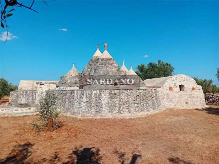 Casa con 6 locali in vendita in Latiano