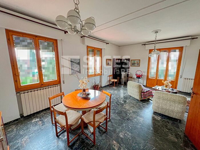 Appartamento con 7 locali in vendita in Via Sorbo, Terranuova Bracciolini
