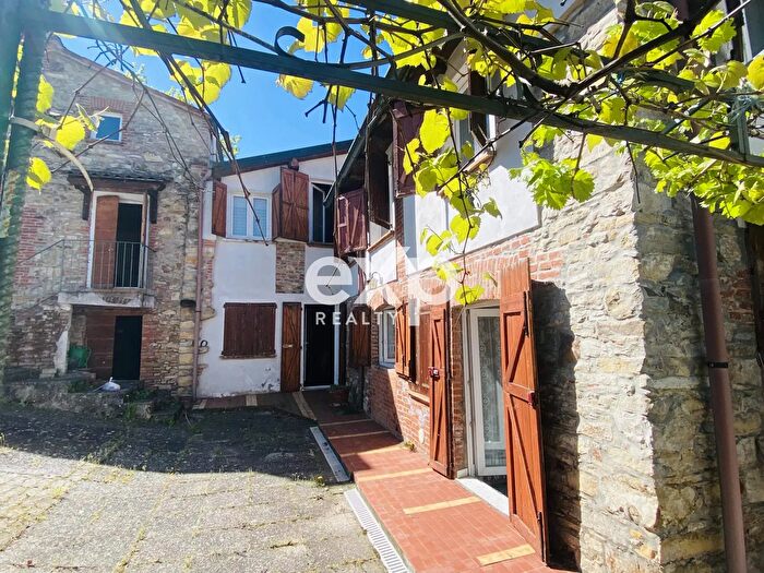 Casa con 8 locali in vendita in Golferenzo