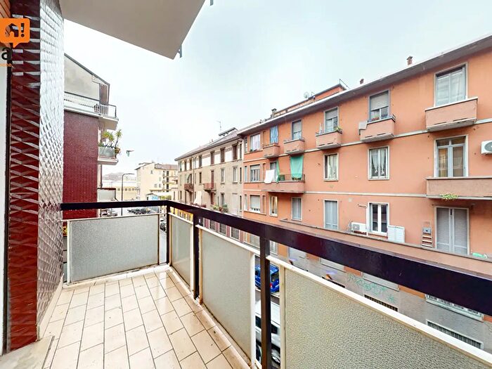 Appartamento trilocale in vendita in Via Arquà, Milano