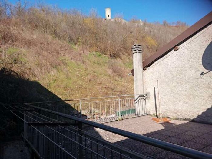 Casa con 5 locali in vendita in Bagnasco