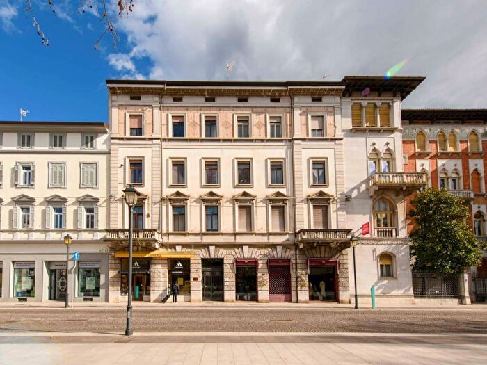 Appartamento con 6 locali in affitto in CORSO VERDI, Centro, Gorizia