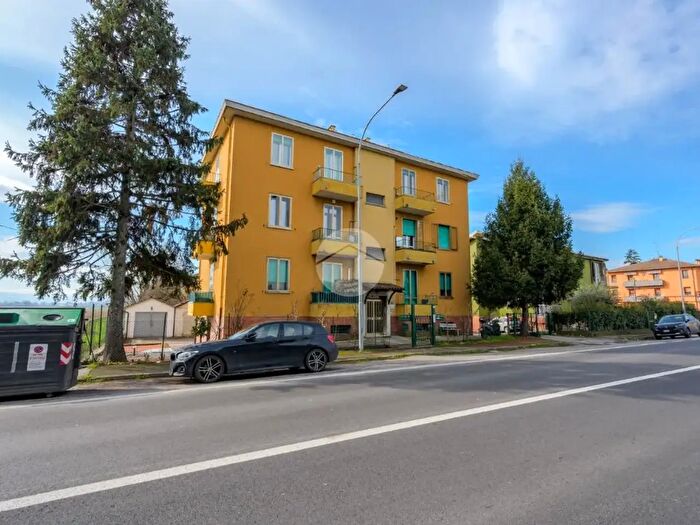 Appartamento trilocale in vendita in Via Emilia, Valsamoggia