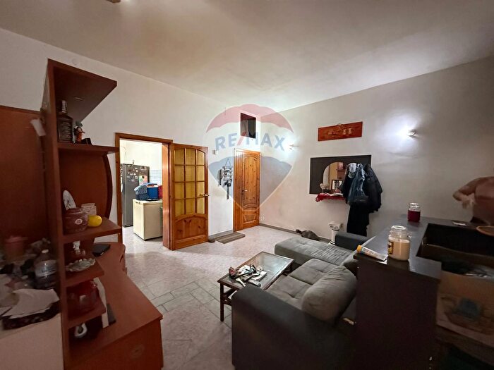 Appartamento trilocale in vendita in Via Giuseppe Giusti, Priolo Gargallo