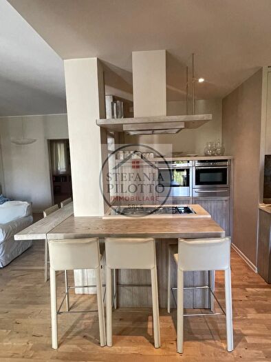 Appartamento quadrilocale in vendita in Via Cesare Battisti, Padova