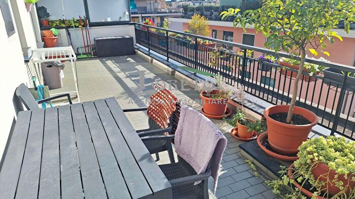 Appartamento bilocale in vendita in Via Baracca, Rapallo