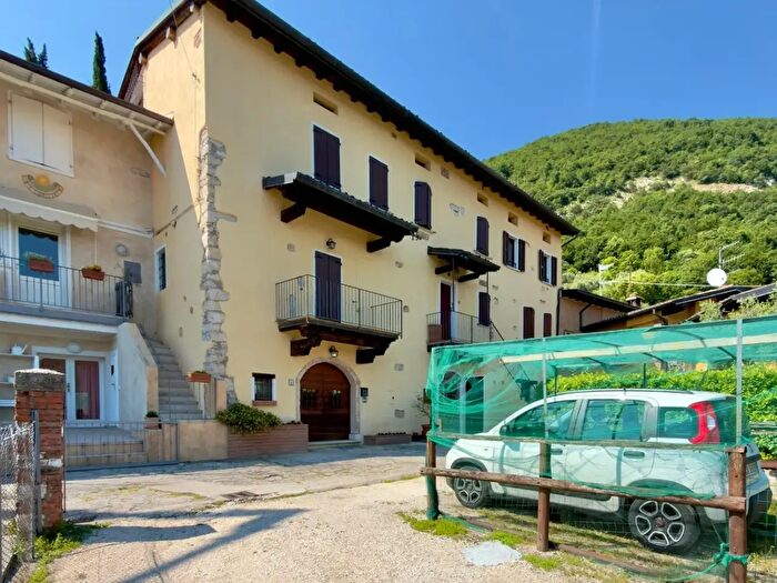 Casa quadrilocale in vendita in Località Casalicolo, Gavardo