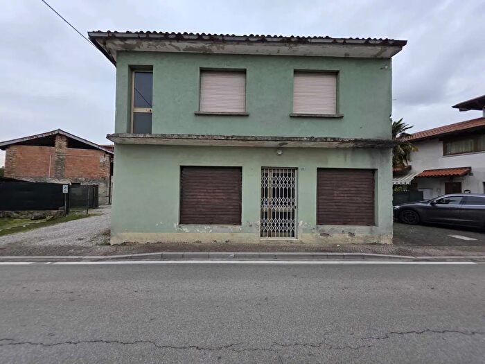 Casa trilocale in vendita in Via dei Cavalieri Tentonici, Precenicco