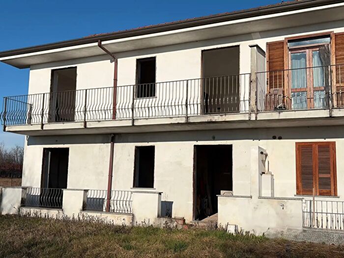 Casa con 6 locali in vendita in Via Legnano, Inveruno