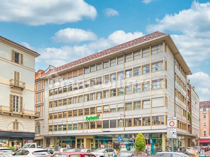 Appartamento con 5 locali in vendita in Via Guarino Guarini, Torino