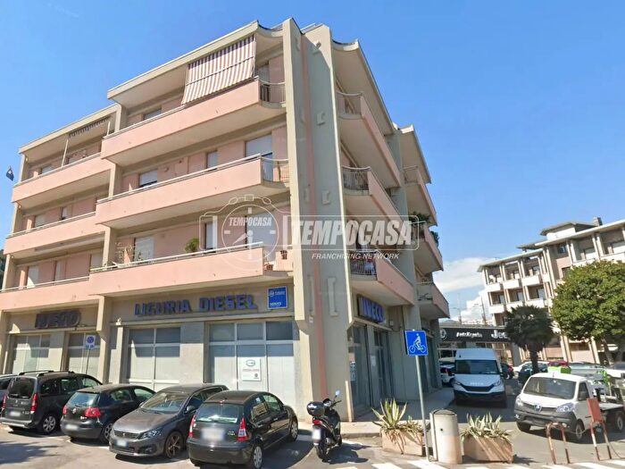 Appartamento quadrilocale in vendita in Via Nizza, Savona