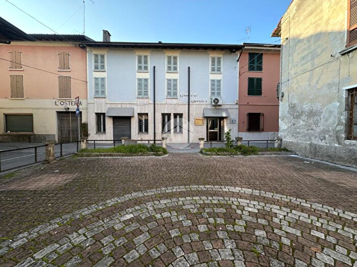 Appartamento con 5 locali in vendita in Via Giuseppe Mazzini, Calvisano