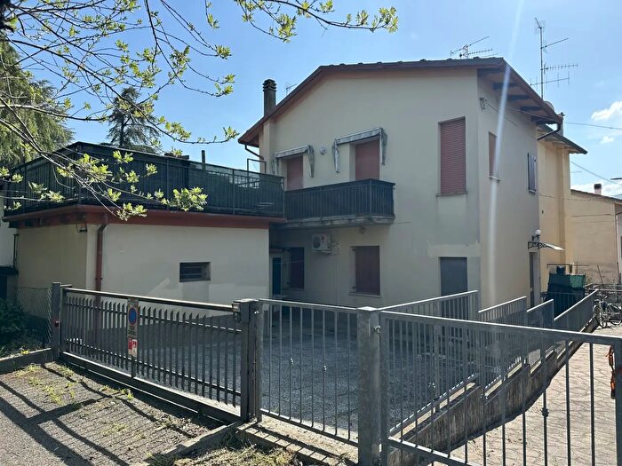 Casa quadrilocale in vendita in Via Rio Mescola, Borgo Tossignano