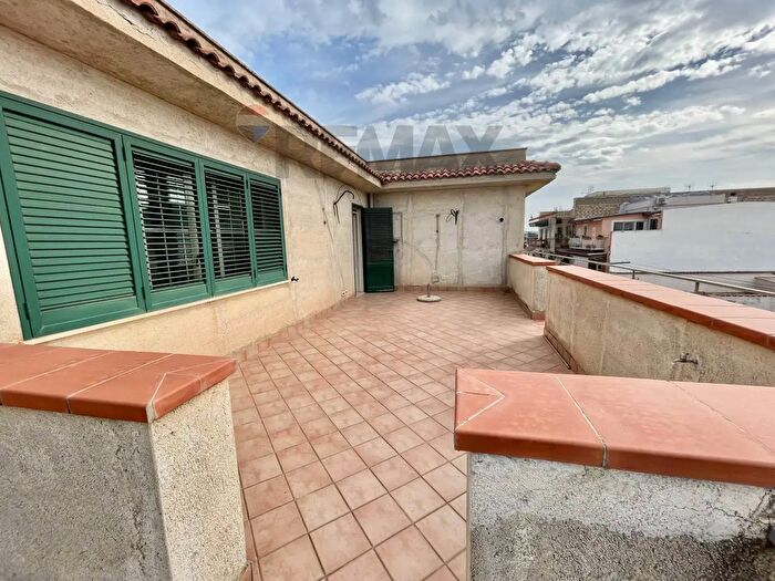 Appartamento con 7 locali in vendita in Via Gioacchino Rossini, Ficarazzi