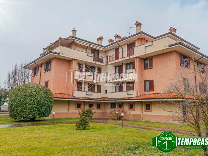 Appartamento bilocale in vendita in Via Donizetti, Casarile