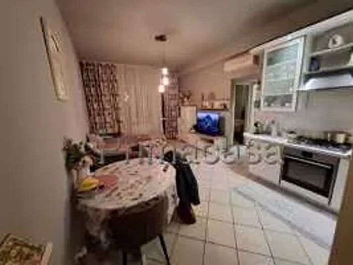 Appartamento trilocale in vendita in Via della Robbia, Monza