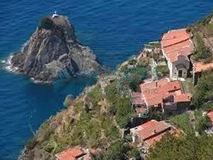 Casa quadrilocale in vendita in Via Tramonti, La Spezia