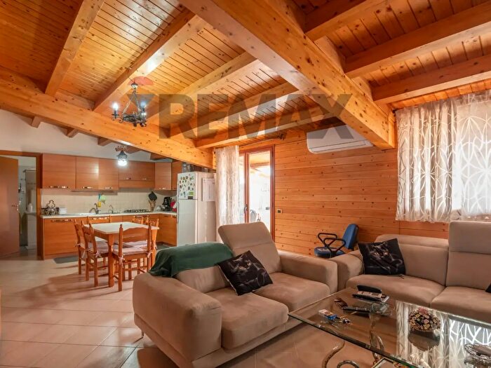 Casa con 7 locali in vendita in Via San Giovanni Bosco, Caltagirone