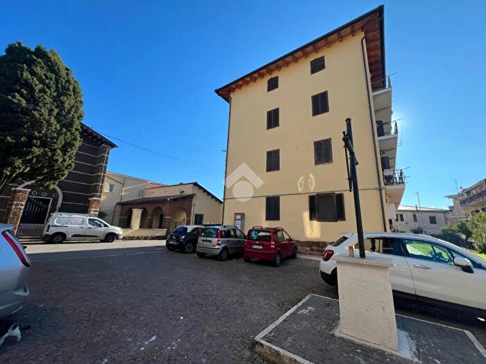 Appartamento quadrilocale in vendita in Via Mazzini, Valmontone
