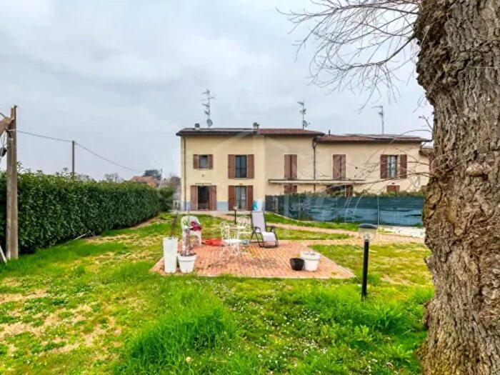 Casa con 6 locali in vendita in Via Lughese Nord, Mordano