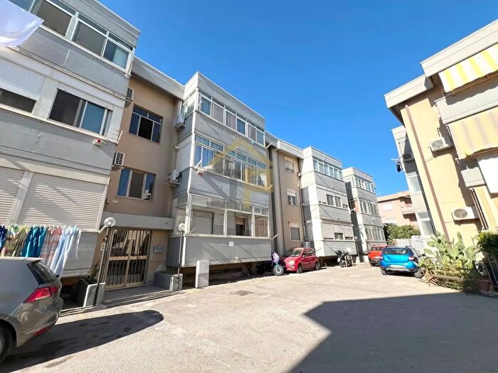 Appartamento quadrilocale in vendita in Corso dei Mille, Palermo