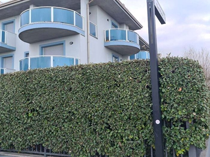 Appartamento trilocale in affitto in Lungomare Grazia Deledda, Centro, Cervia