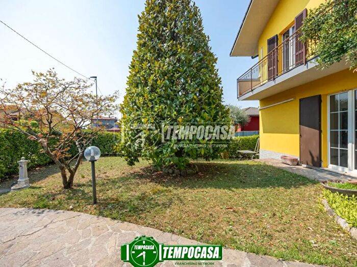 Appartamento quadrilocale in vendita in Brembate