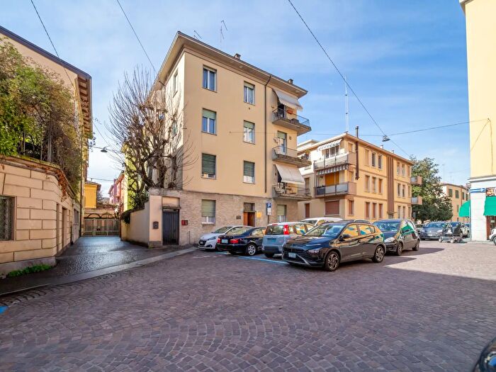 Appartamento trilocale in vendita in Via Padre Lino, Parma